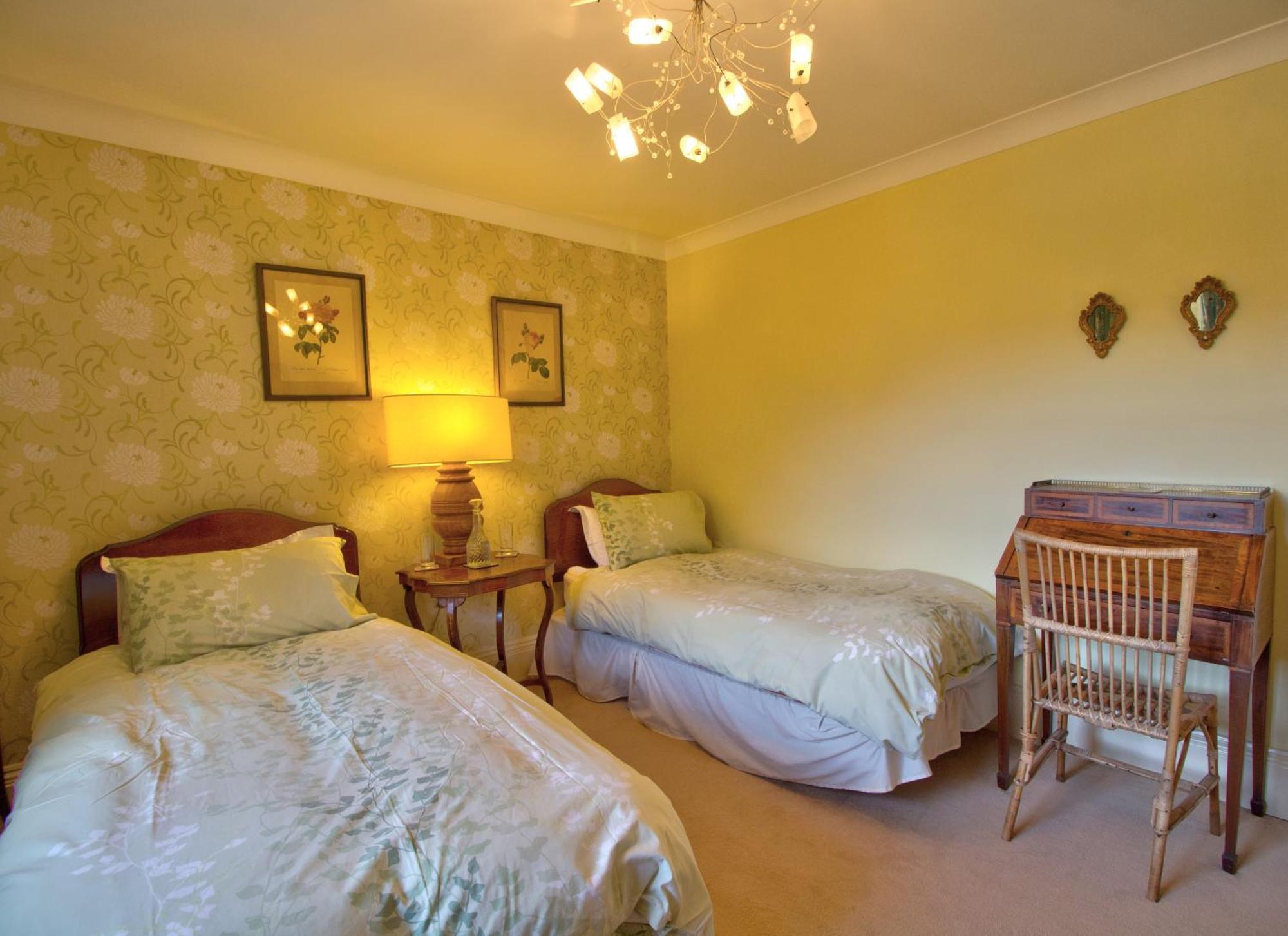 Bed and Breakfast West Compton Manor Maiden Newton Exterior foto